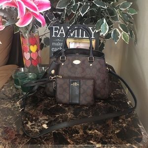 Coach morgan Signature with Wristlet